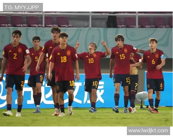 德国足球新星诺亚崛起 探索他的天赋与未来潜力